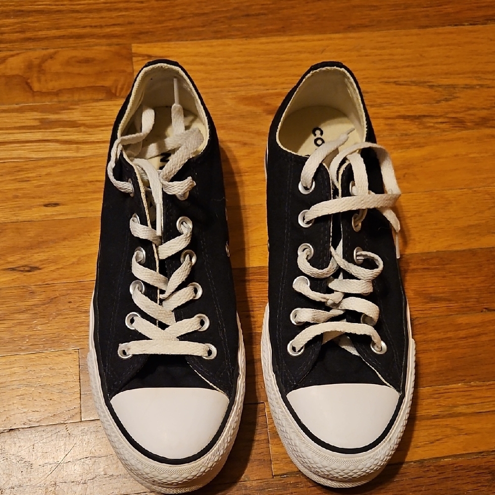 Converse Platform Black and White Canvas Sneakers Size 7